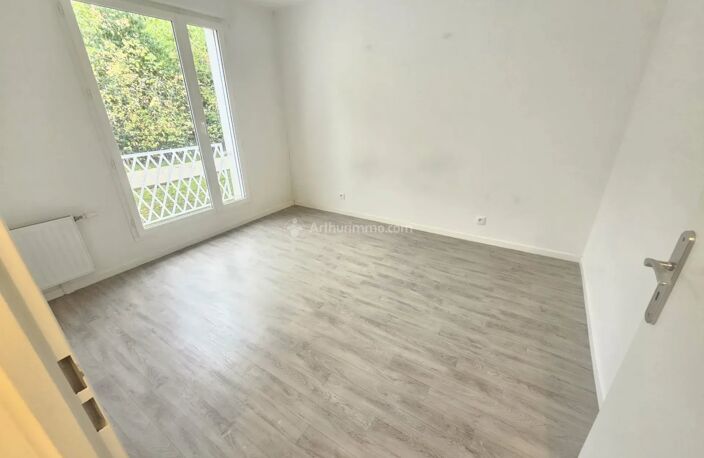MONTEVRAIN – MAGNIFIQUE 2 PIÈCES DE 46 M² AVEC TERRASSE ET JARDIN DE 45 M² – PLEIN SUD – SANS VIS-À-VIS — photo 4