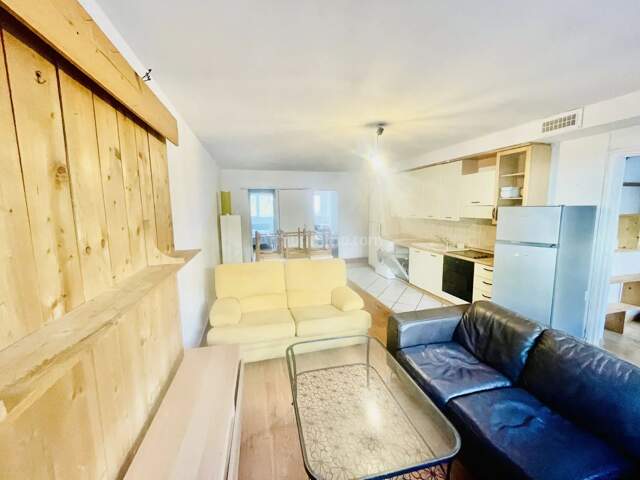 Grenoble Eaux Claires Liberation. Appartement 4 pièces 66m² — photo du bien