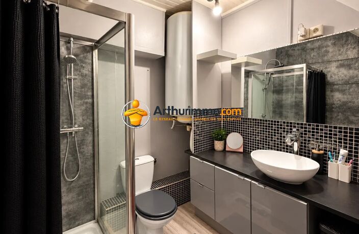 Appartement F3 - 78m² - Terrasse 40m² - DPE D — photo 5