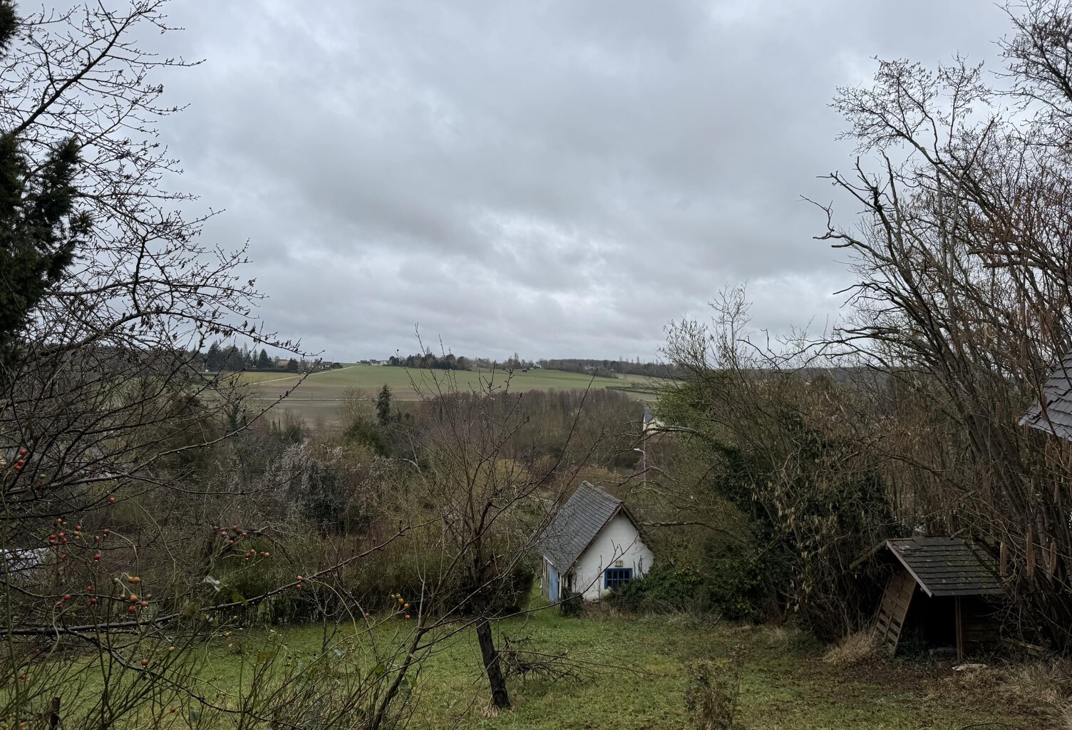 Terrain en pente de 800 m² — photo 1
