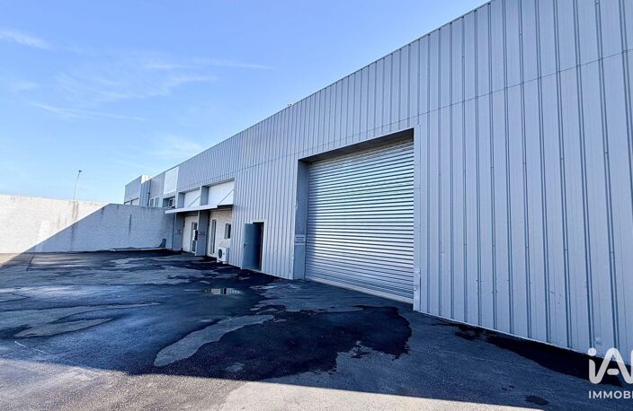 Location Local d'activités 370 m&sup2; — photo 3