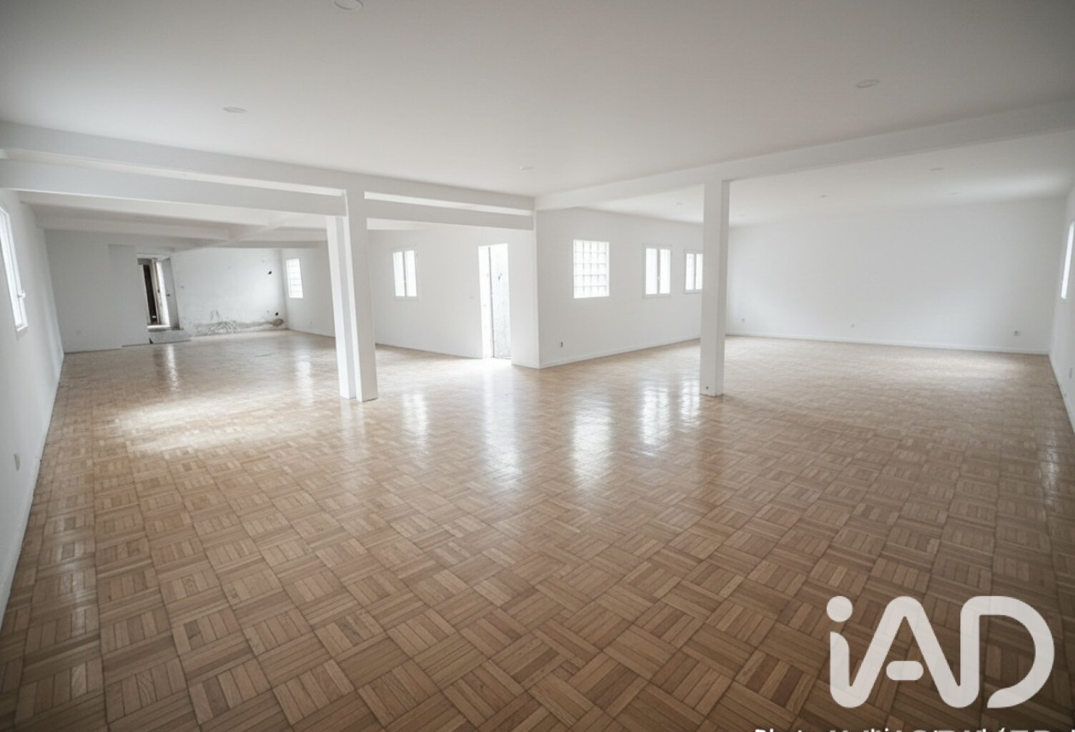 Vente Boutique/Local commercial 240 m&sup2; — photo 1