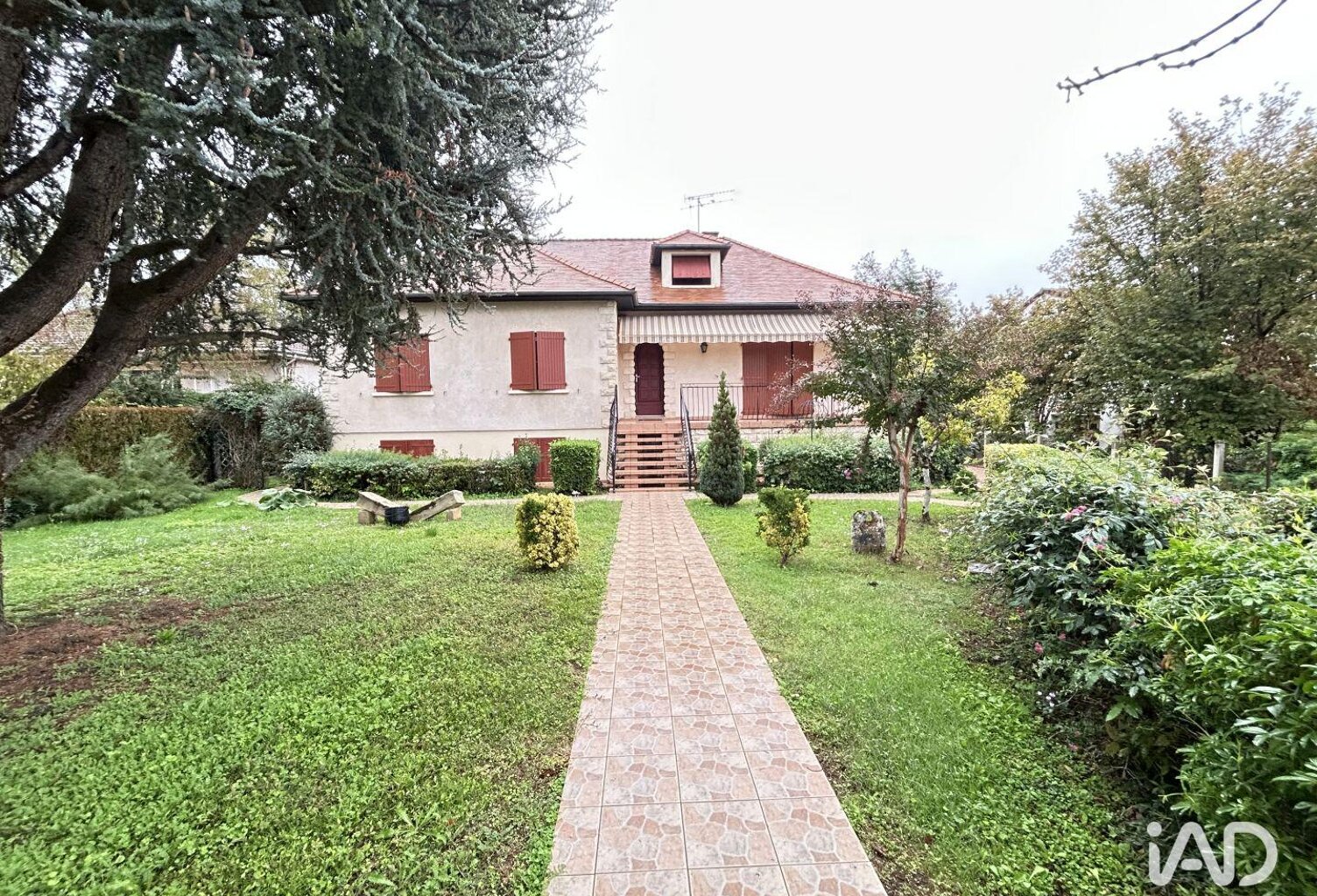 Vente Maison/villa 8 pièces — photo 1