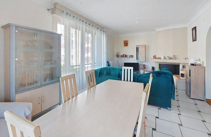 MAISON DE 210m2 - GARAGE - POSSIBILITE 2 LOGEMENTS - ROYAN (17200) — photo 2
