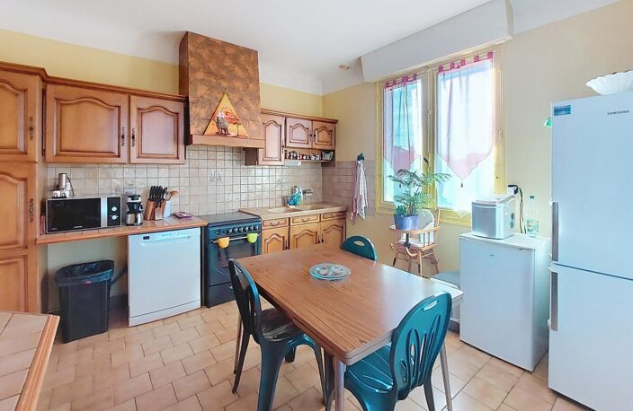 MAISON DE 210m2 - GARAGE - POSSIBILITE 2 LOGEMENTS - ROYAN (17200) — photo 4