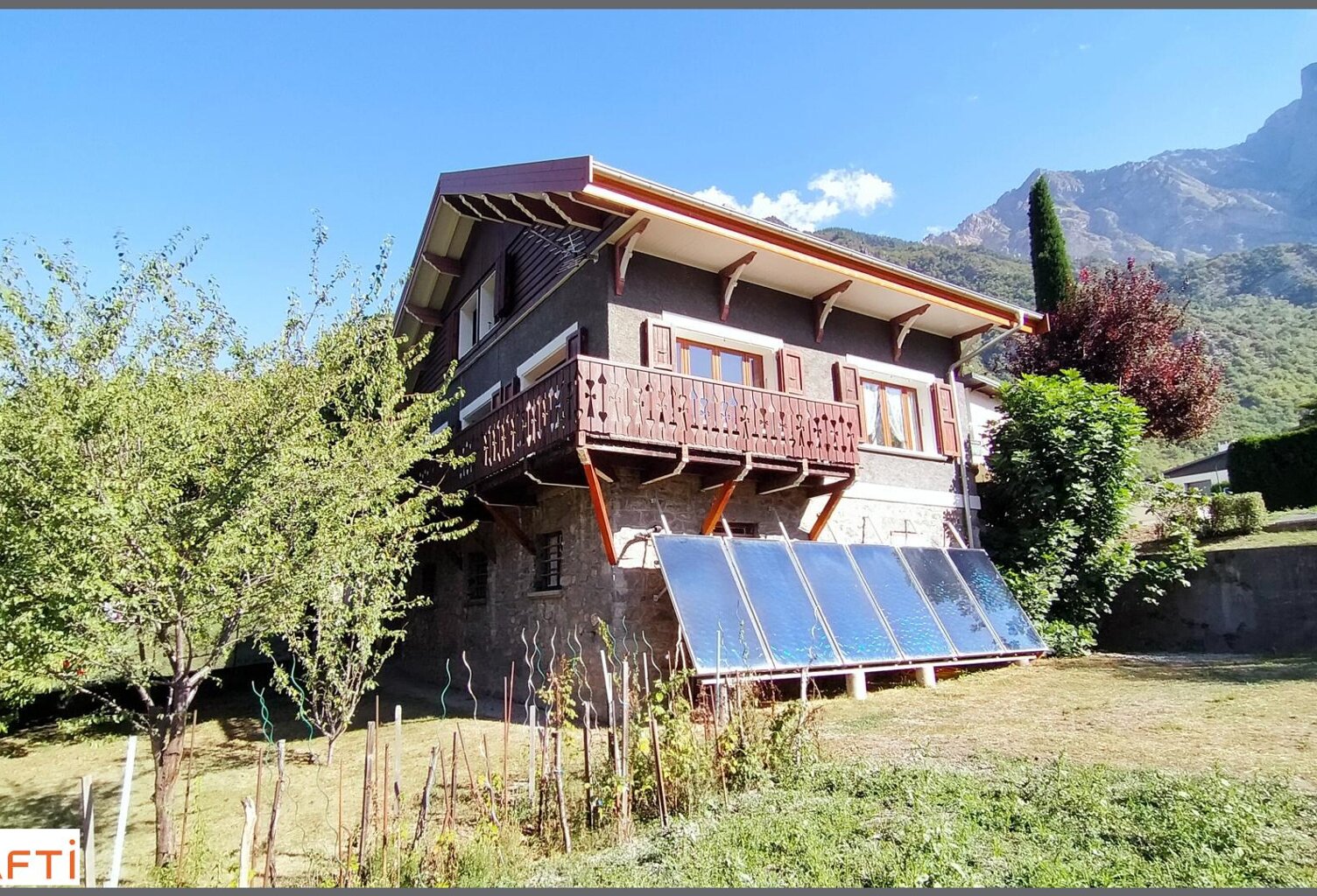 Maison de 10 pièces de 125 m² à Saint-Julien-Mont-Denis — photo 1
