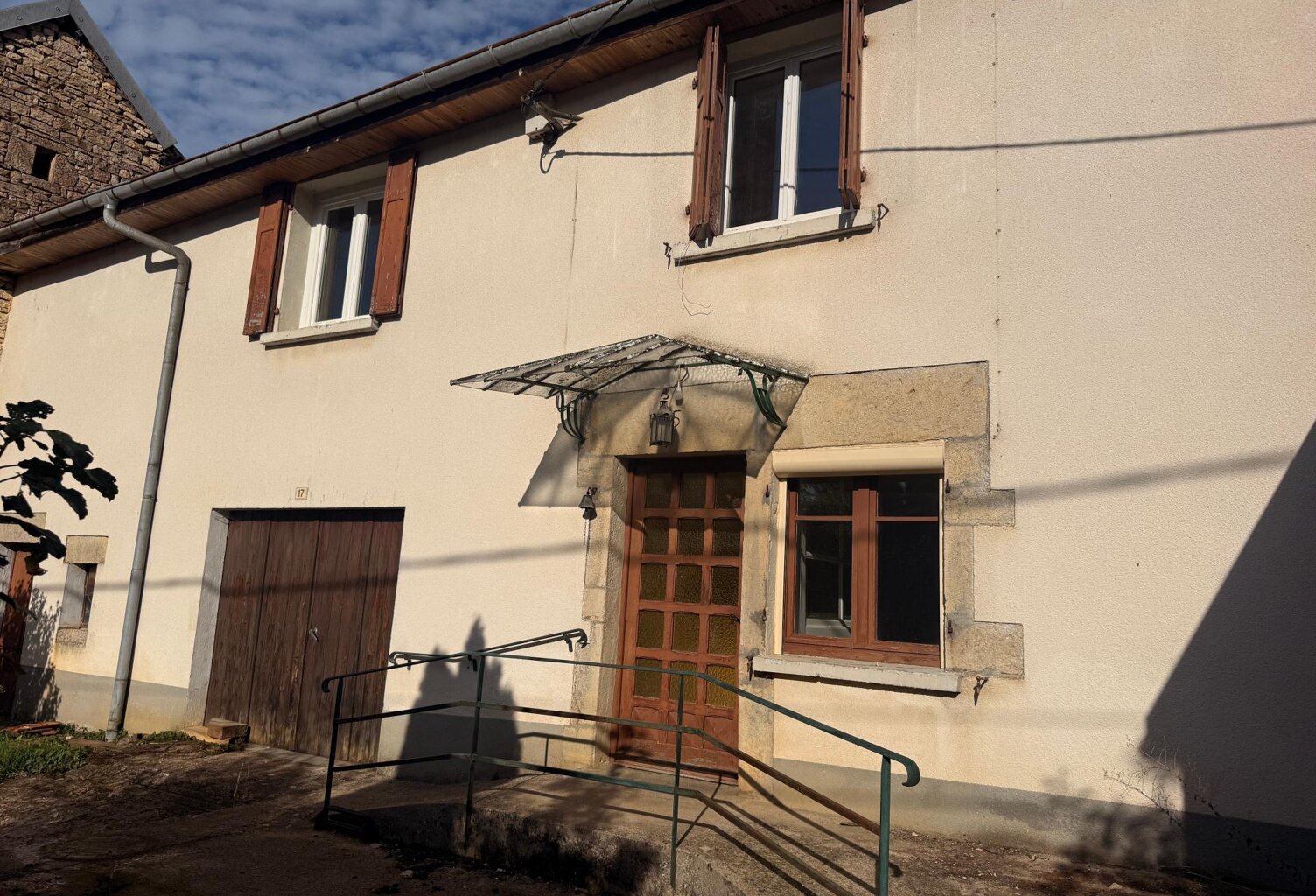 Maison ancienne de 130 m2,3 ch, garage et terrain — photo 1