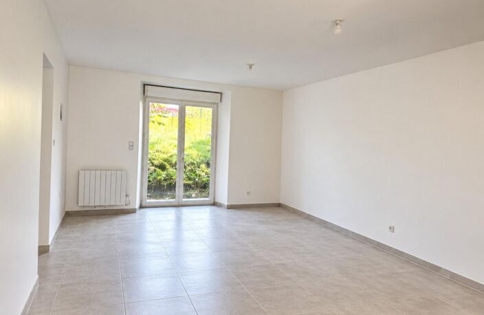 Maison ancienne de 130 m2,3 ch, garage et terrain — photo 2