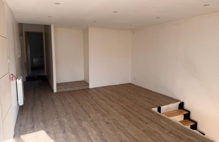 Maison ancienne de 130 m2,3 ch, garage et terrain — photo 3