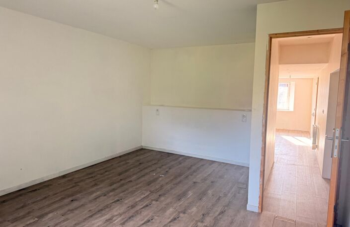 Maison ancienne de 130 m2,3 ch, garage et terrain — photo 5