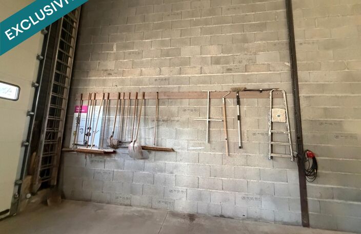 Local commercial  avec bureaux et appartement. — photo 4