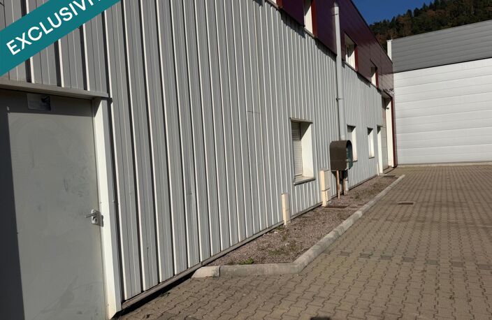 Local commercial  avec bureaux et appartement. — photo 5