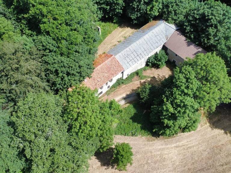 habitation et dépendances sur 6 hectares — photo 1