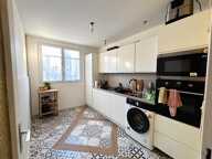 À Vichy, découvrez cet appartement de 60 m² en rez-de-chaussée, offrant un beau potentiel après quelques travaux de rafraîchissement. L'isolation a été entièrement refaite, un véritable atout pour votre futur projet ! — photo 2
