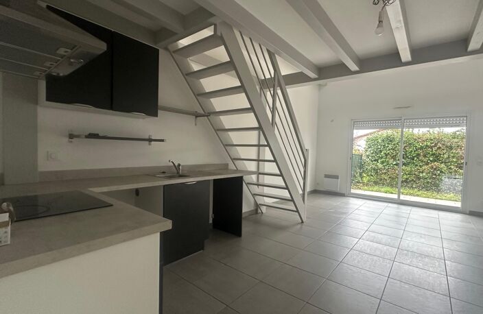 Location appartement 1 pièce 47 m² à Espelette (64250) — photo 3