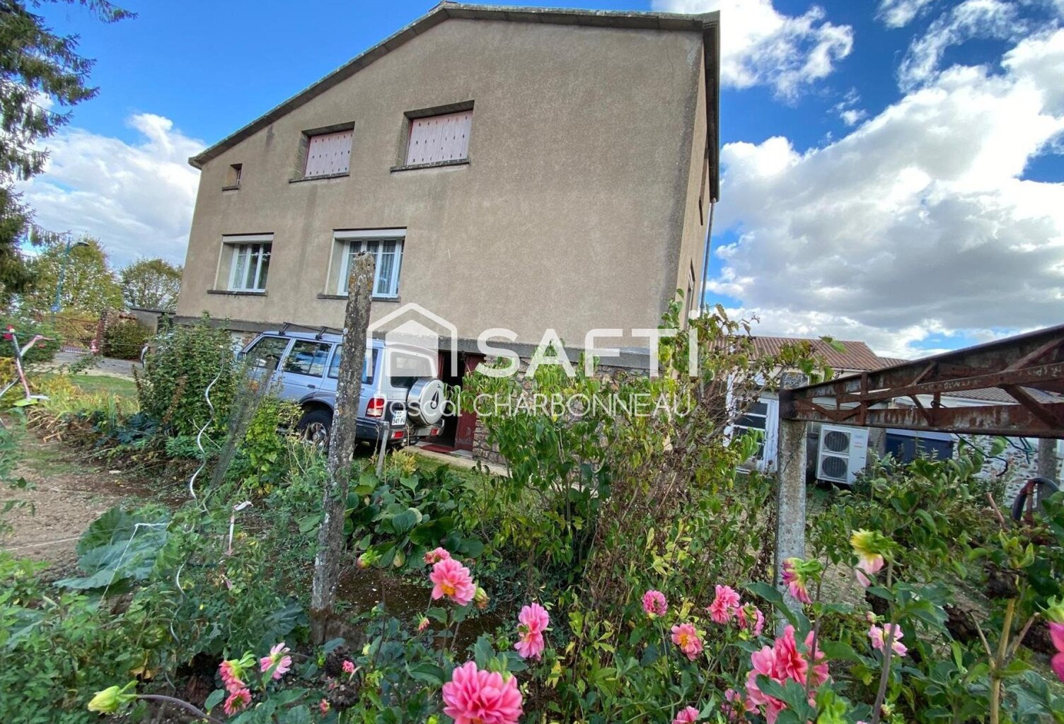 Maison Familiale ancienne avec 6 chambres et dépendances — photo 1