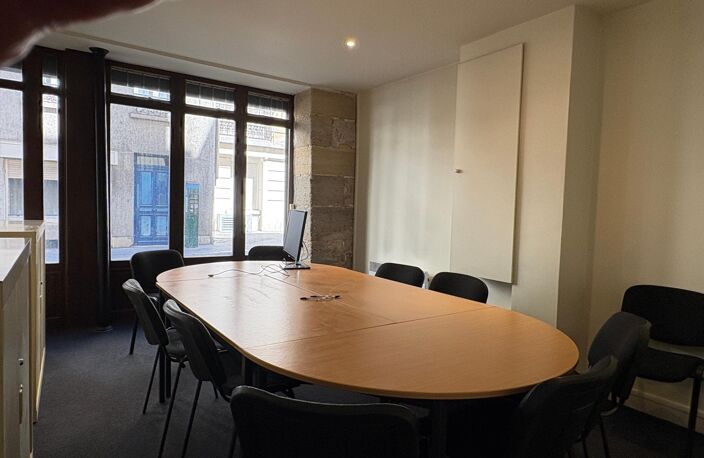 APPARTEMENT / BUREAUX PARIS 17° — photo 2
