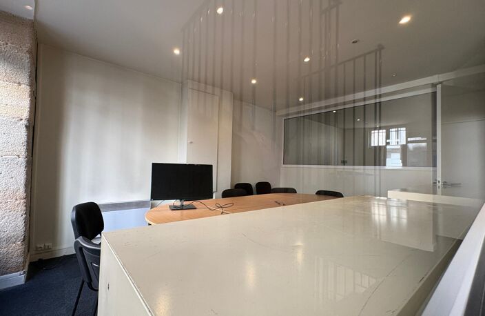 APPARTEMENT / BUREAUX PARIS 17° — photo 3