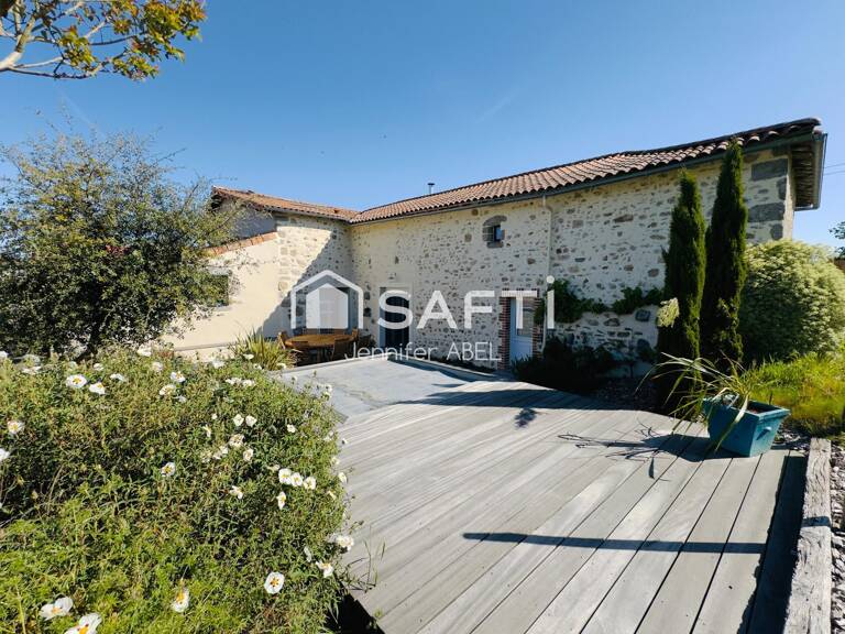 Longère 300 m² avec dépendances — photo 1
