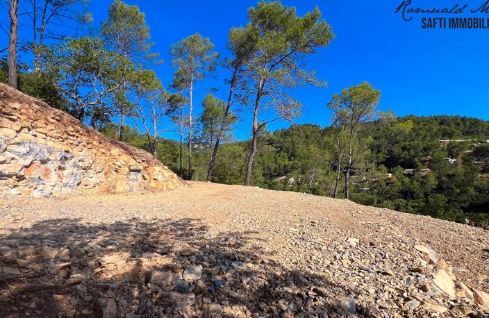 Terrain constructible de 1514m2 en position dominante — photo 5