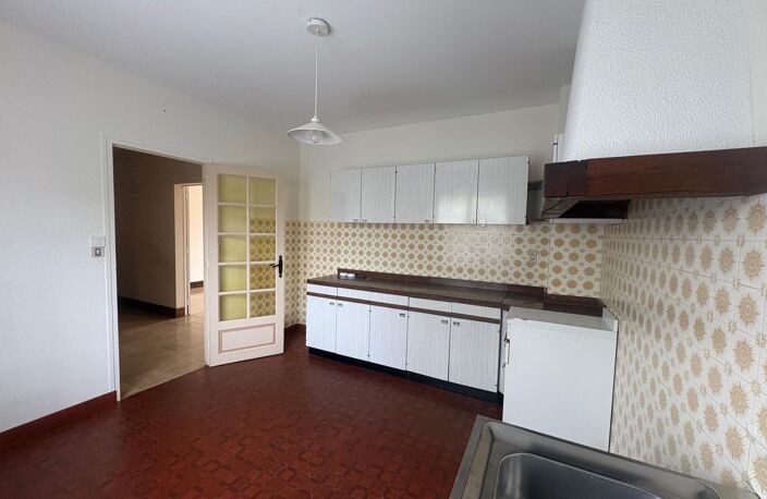 Maison traditionnelle 120 m2 avec 4 chambres sur terrain de 1600 m2 proche toutes commodités — photo 2
