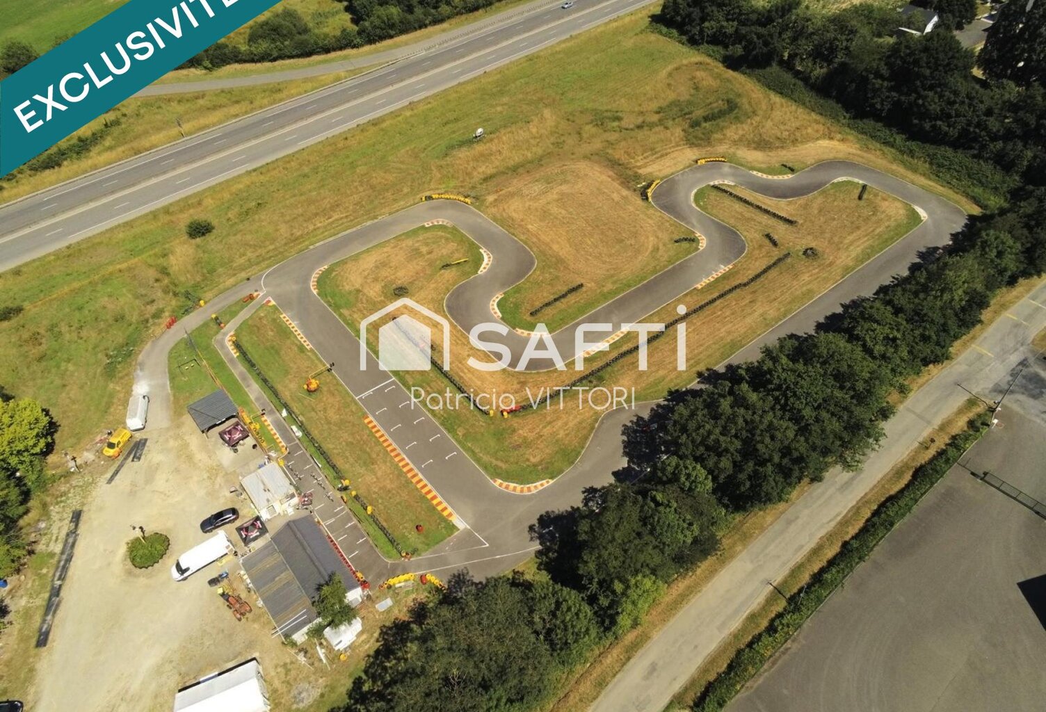 Site de karting de 2,45 ha avec piste de 420 m récente. — photo 1