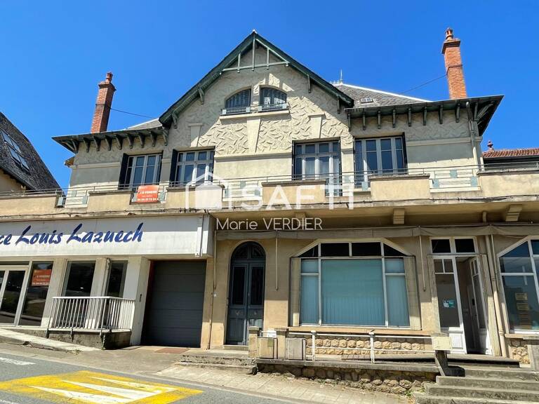 Immeuble avec 1 local commercial, un T5-T6 + un studio et un beau terrain — photo 1