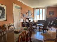 Immeuble avec 1 local commercial, un T5-T6 + un studio et un beau terrain — photo 3
