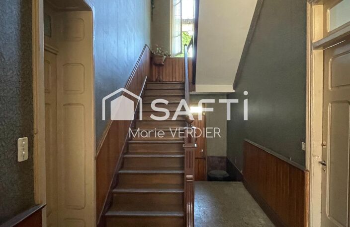 Immeuble avec 1 local commercial, un T5-T6 + un studio et un beau terrain — photo 5