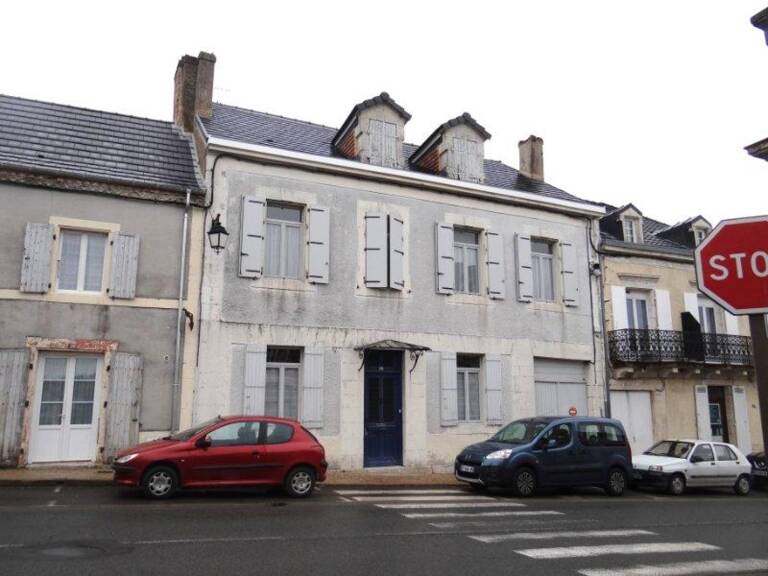 Maison en pierres de 148m2 plus dépendance de 55m2 — photo 1