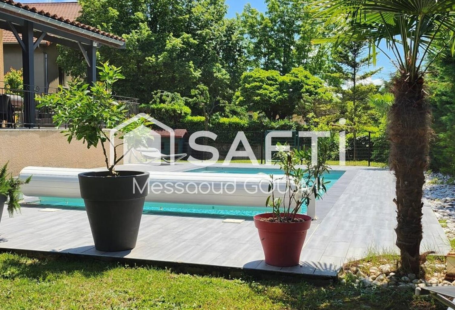 Belle villa familiale de 200 m² avec piscine  Grigny (69520 — photo 1
