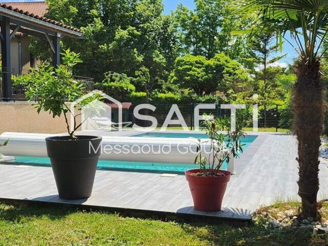 Belle villa familiale de 200 m² avec piscine  Grigny (69520 — photo du bien