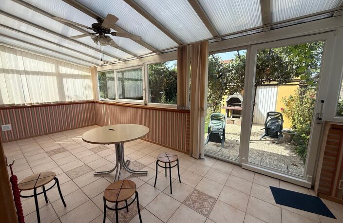 Maison jumelée 5 pièces avec double garage, véranda et jardin plein sud — photo 2