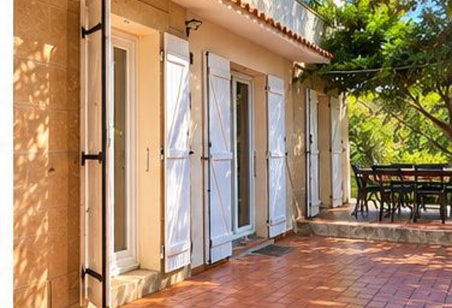 Villa — photo 1