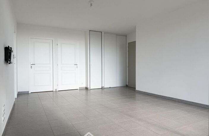Appartement - 66m² - Cholet — photo 2