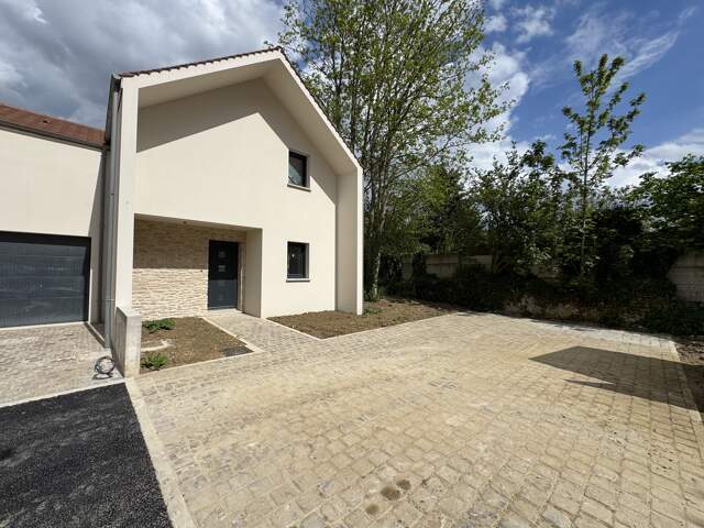 Maison 4 pièces Centre ville Ferrière en Brie — photo du bien