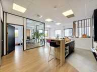Entrepôt moderne avec bureaux à Bailly-Romainvilliers — photo 3