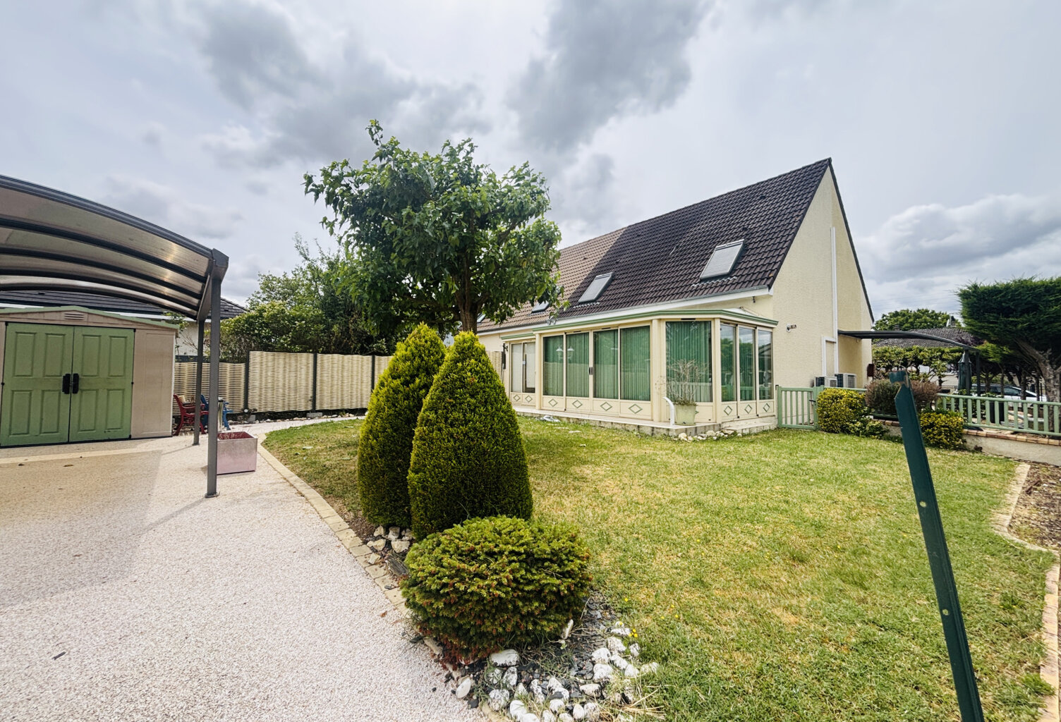 BOURGES-QUARTIER HÔPITAL-MAISON AVEC VERANDA, TROIS CHAMBRES — photo 1