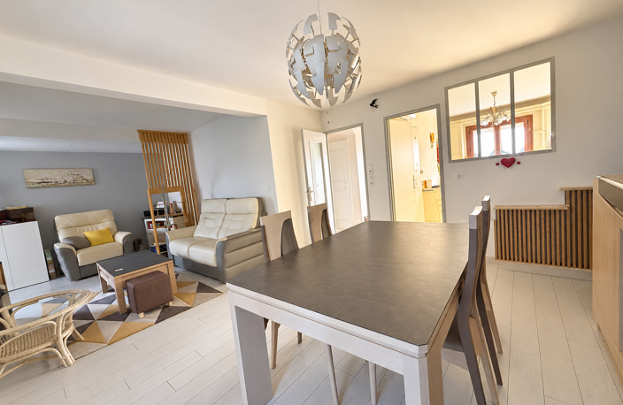 BOURGES-QUARTIER HÔPITAL-MAISON AVEC VERANDA, TROIS CHAMBRES — photo 3