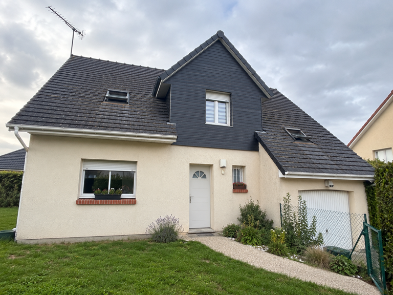 MAISON EN PLEIN COEUR DE PISSY-POVILLE — photo 1