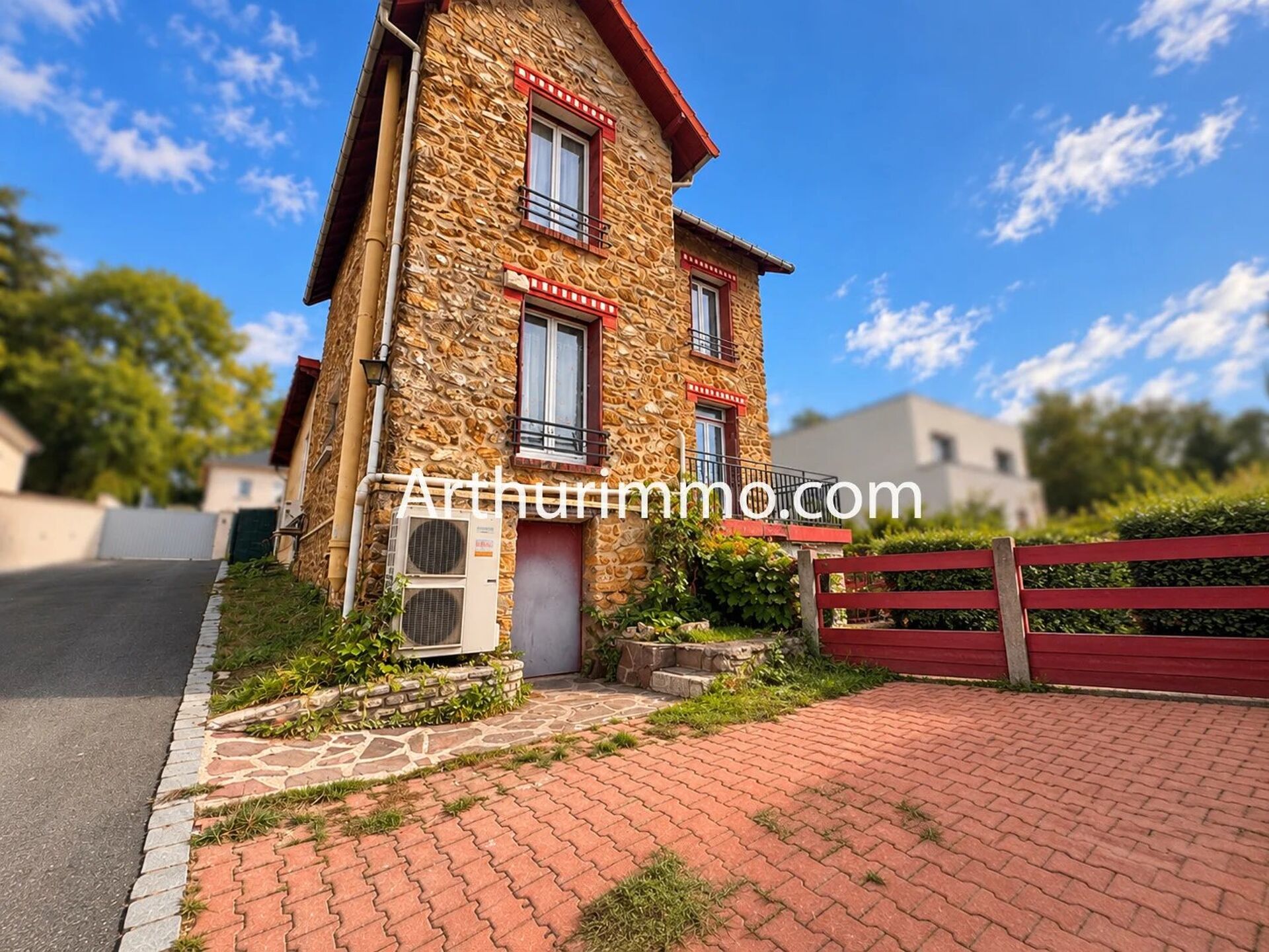 Maison 5 pièces 96 m² · à Crosne · 96 m² · 379 000 €