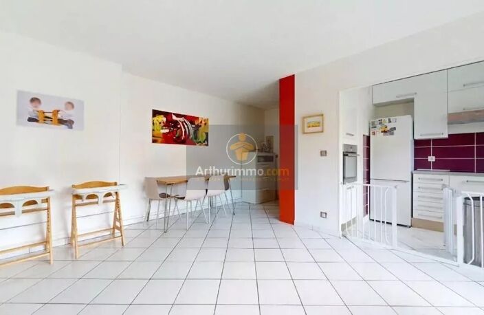 4 pièces en centre-ville avec 3 chambres, cave et parking — photo 3
