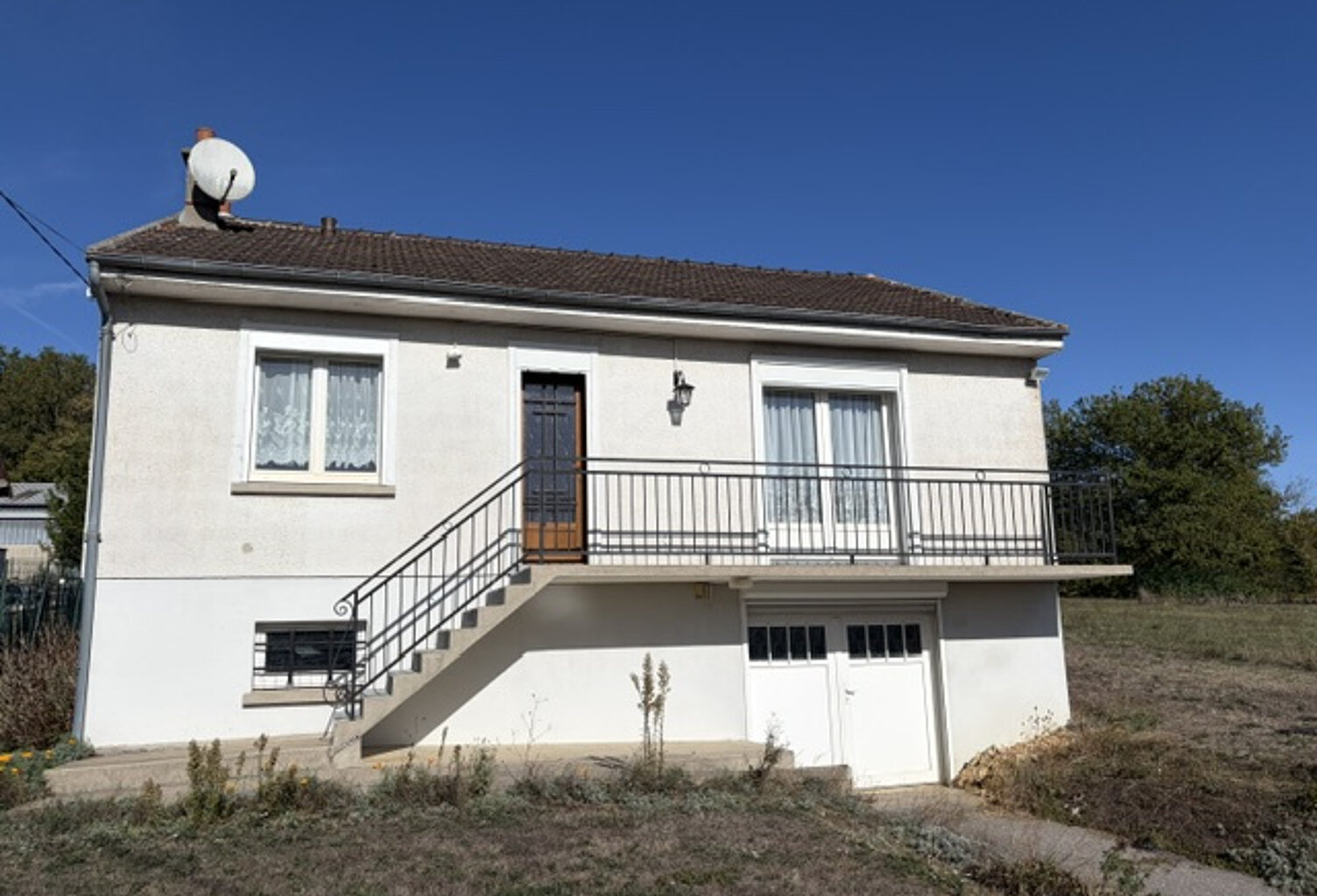 Maison édifiée sur sous sol total — photo 1