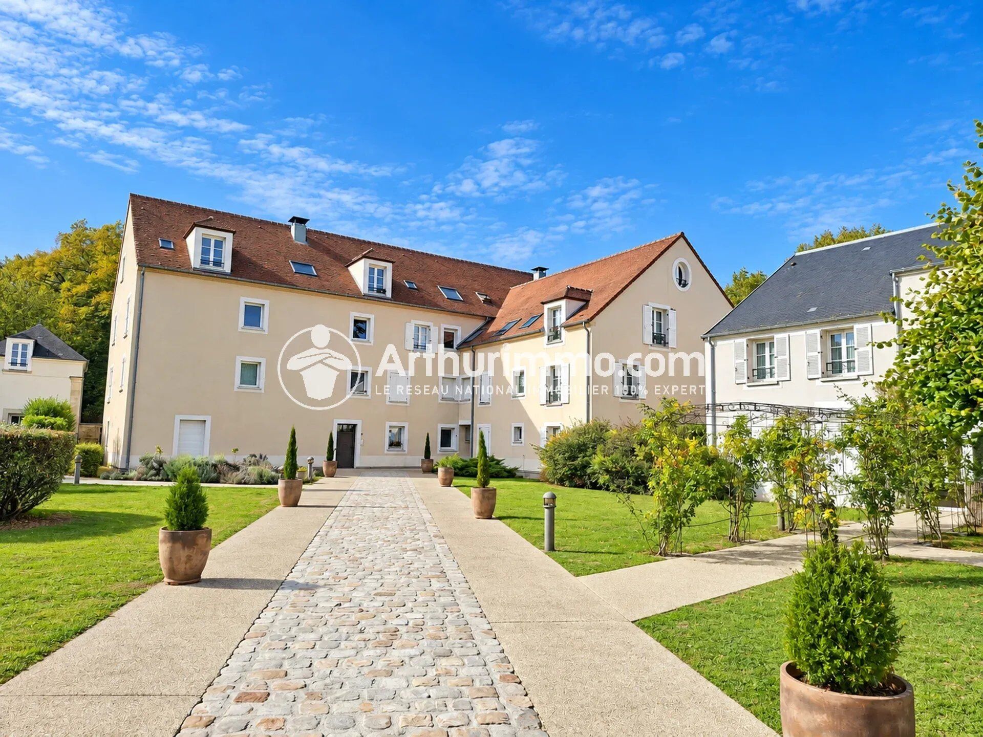 Appartement 2 pièces 48 m² · à Saint-Pierre-du-Perray · 48 m² · 180 000 €
