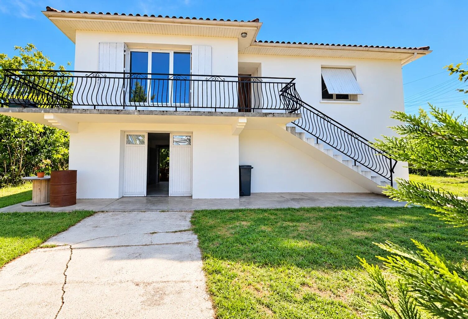 PUJOLS – Maison R+1 avec 4 chambres — photo 1