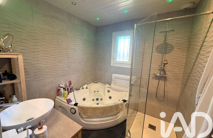 Vente Maison/villa 7 pièces — photo 2