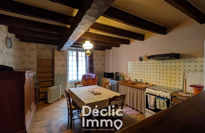 Maison familiale avec garage, dépendances et grenier aménageable à Champagne-Mouton — photo 4