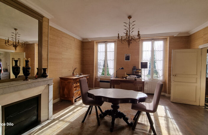 Demeure de caractère de 240 m2 avec dépendances. — photo 4