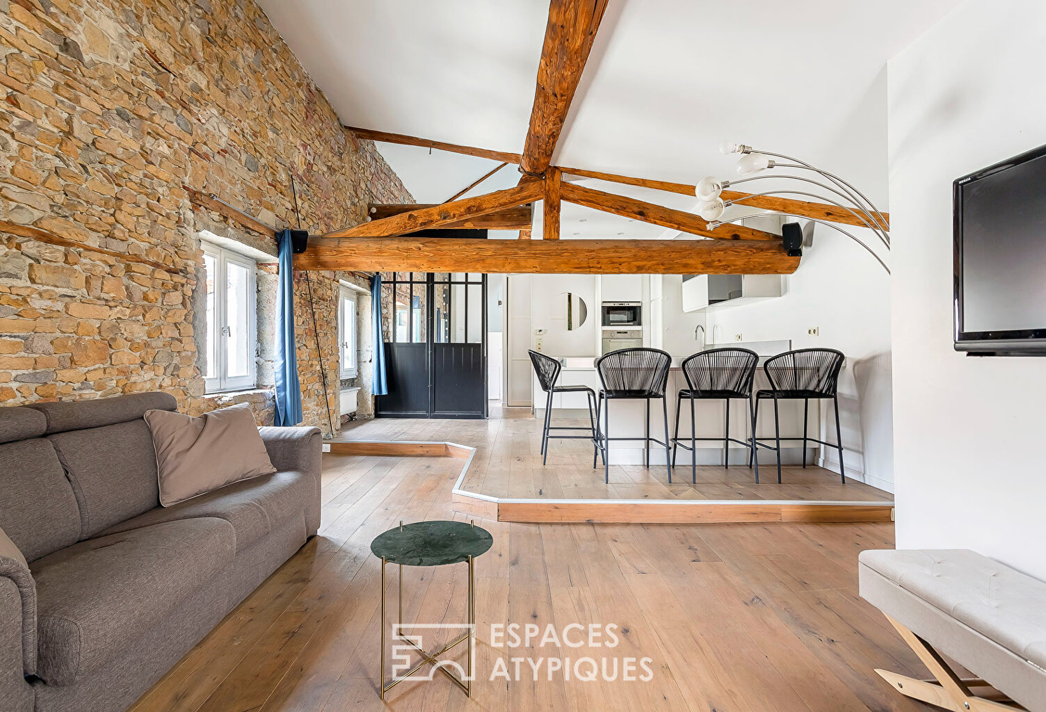 Duplex rénové en dernier étage — photo 1