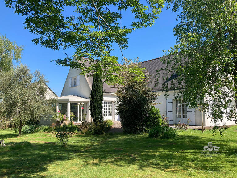 Maison Grandchamp Des Fontaines 7 pièce(s) 174 m2  sur un terrain de 1 538 m² — photo 1